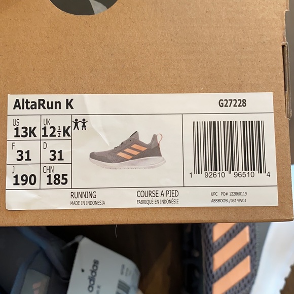 NWT adidas girls runners - Picture 3 of 3